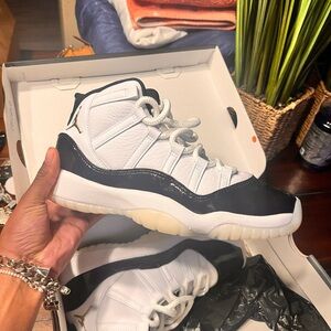 Air Jordan’s retro 11’s ,size 6 in men’s,worn once